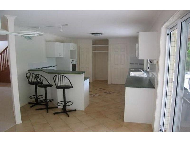 32 Yvonne Crescent, Mount Warren Park QLD 4207