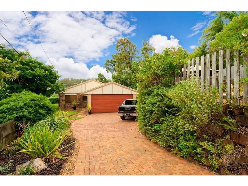 49 Cowra Street, Tanah Merah QLD 4128