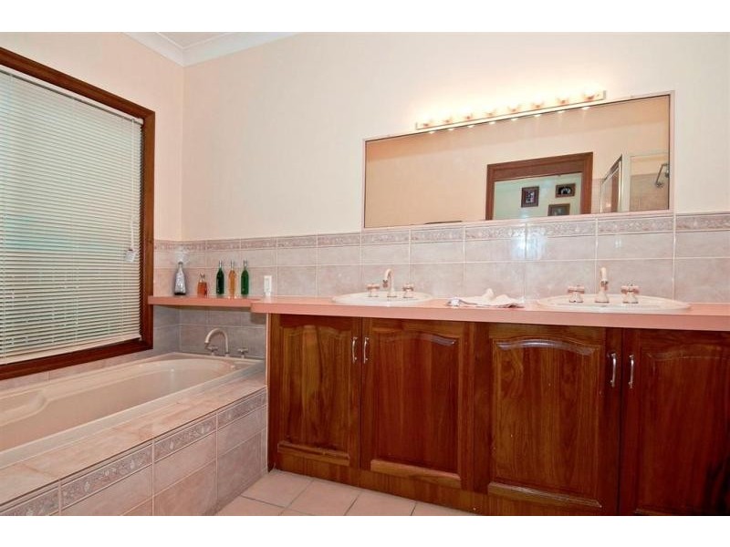 5 Elanal court, Cornubia QLD 4130