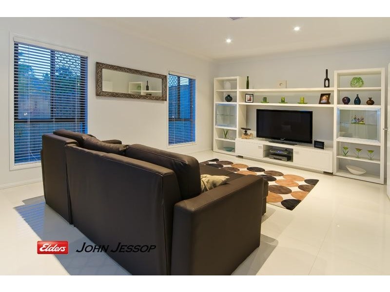 15 Hester Street, Shailer Park QLD 4128