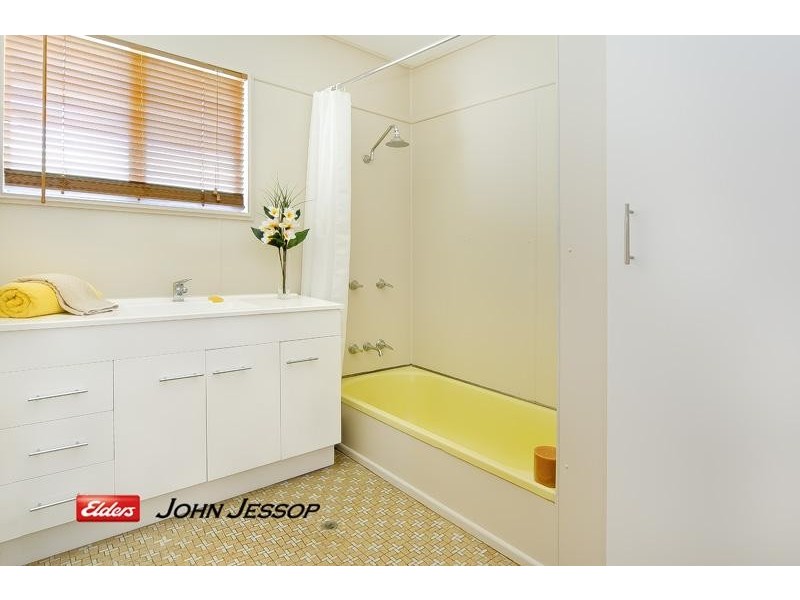 6 Veryan Street, Kingston QLD 4114