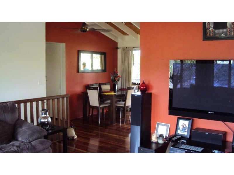 26 Village Drive, Daisy Hill QLD 4127