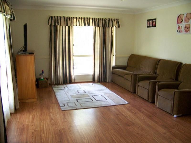 2 Trusan Place, Tanah Merah QLD 4128