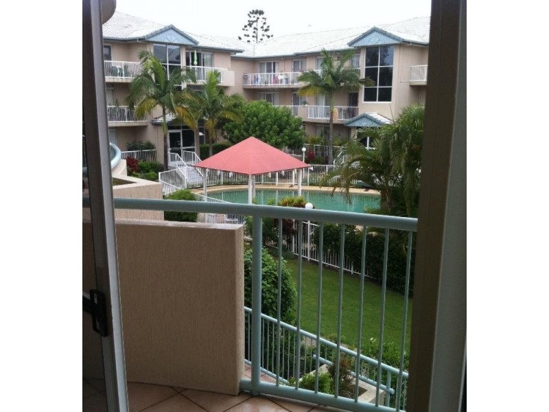 Unit 11/12 Taylor, Biggera Waters QLD 4216