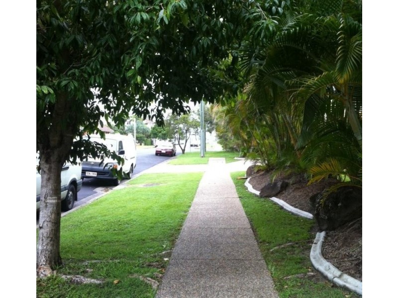 Unit 11/12 Taylor, Biggera Waters QLD 4216