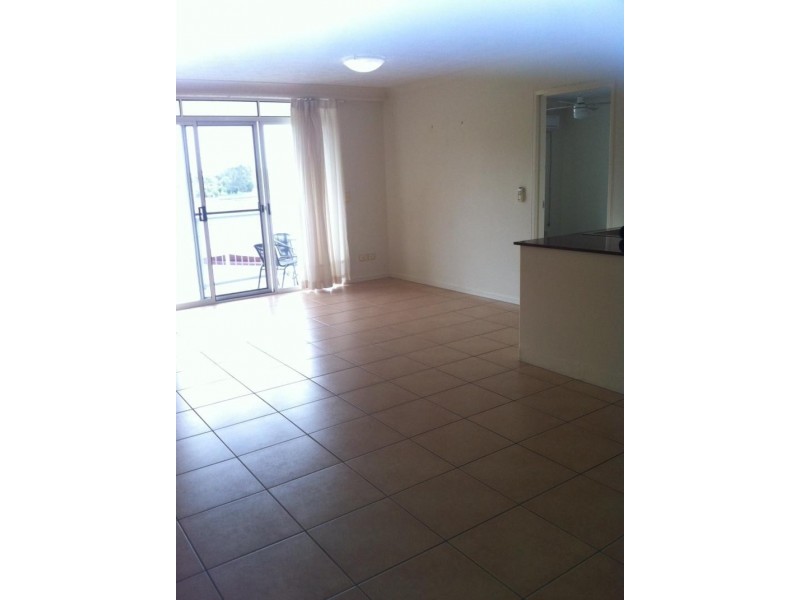 Unit 11/12 Taylor, Biggera Waters QLD 4216