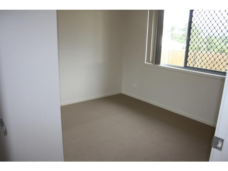 8 Dily Street, Hillcrest QLD 4118