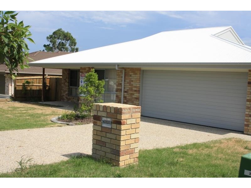 8 Dily Street, Hillcrest QLD 4118