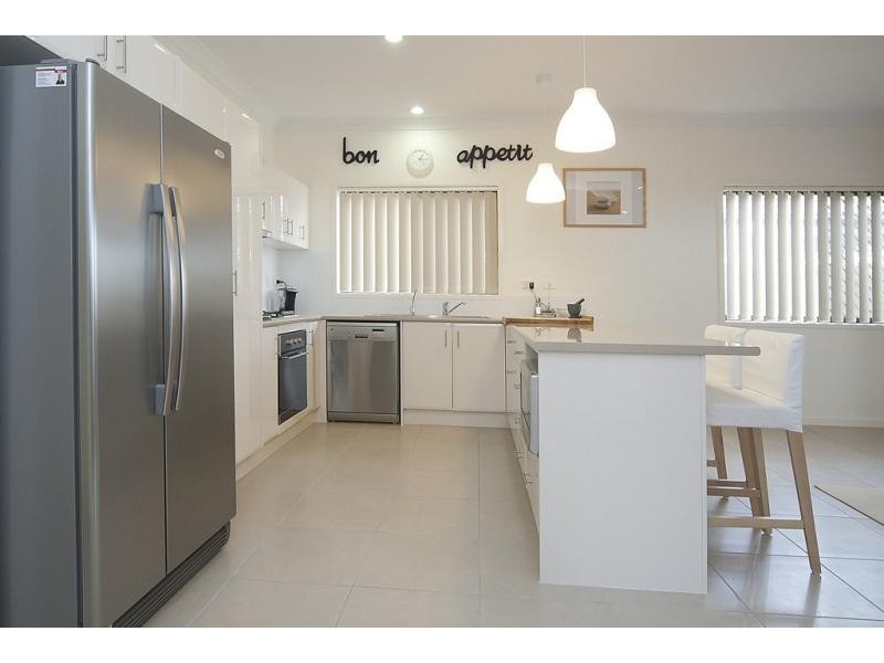 19 Kenilworth Crescent, Waterford QLD 4133