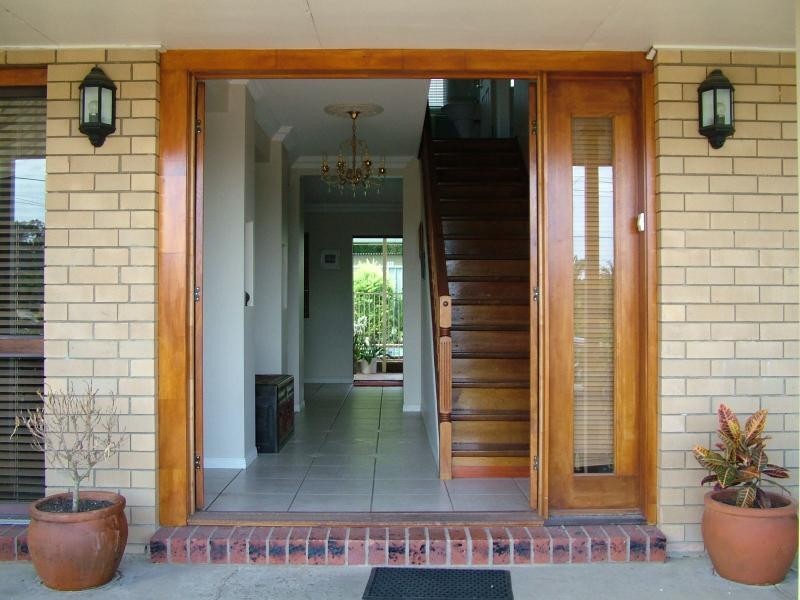 30 Rholanda Crescent, Springwood QLD 4127