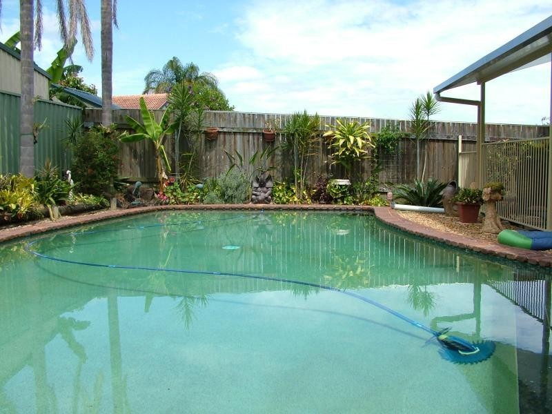 30 Rholanda Crescent, Springwood QLD 4127