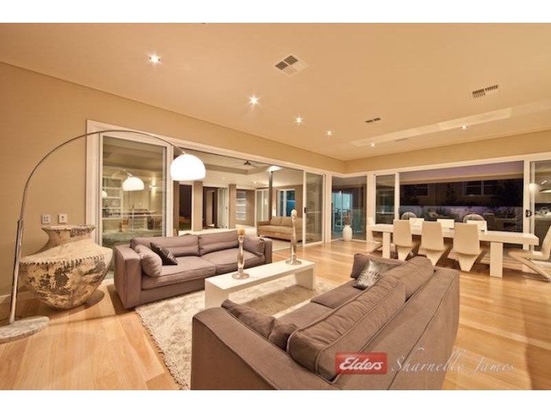 1 John Markwell Parade, Daisy Hill QLD 4127