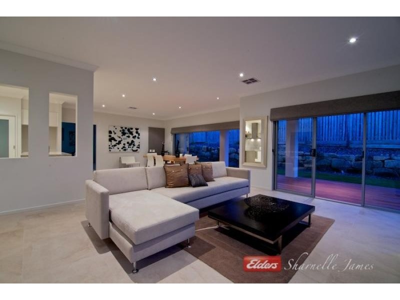 94 John Markwell pde, Daisy Hill QLD 4127
