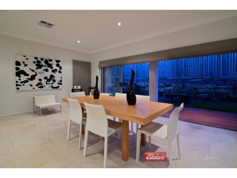 94 John Markwell pde, Daisy Hill QLD 4127