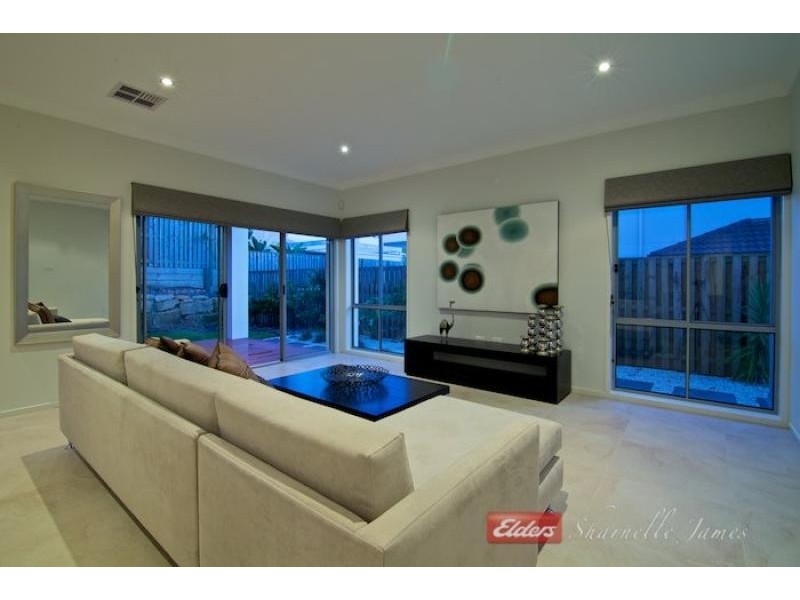 94 John Markwell pde, Daisy Hill QLD 4127