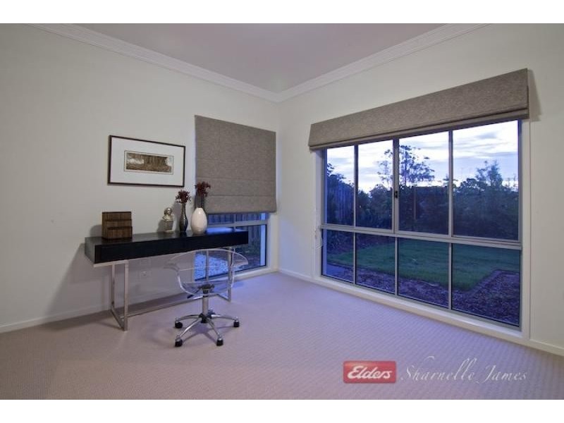 94 John Markwell pde, Daisy Hill QLD 4127
