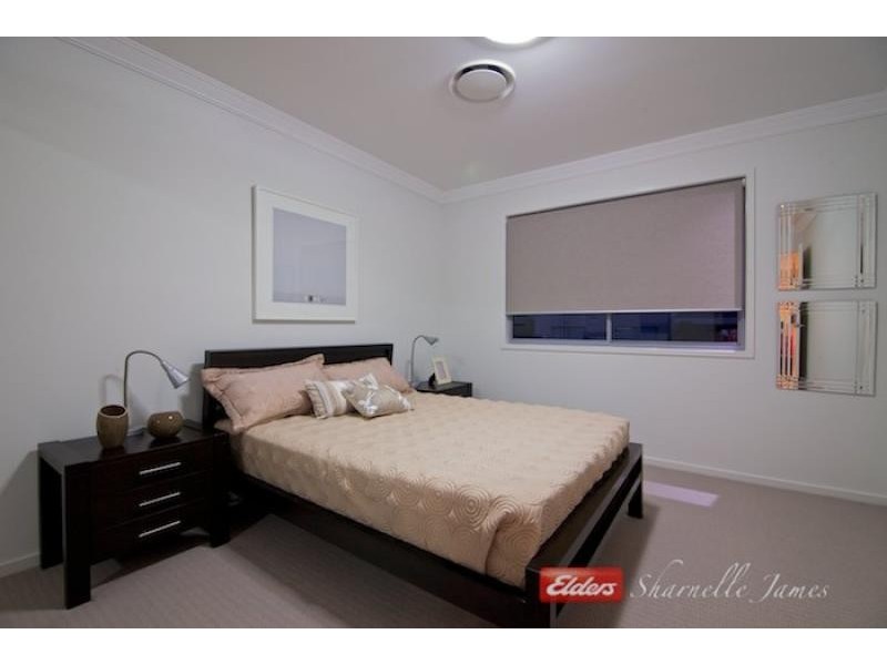 94 John Markwell pde, Daisy Hill QLD 4127