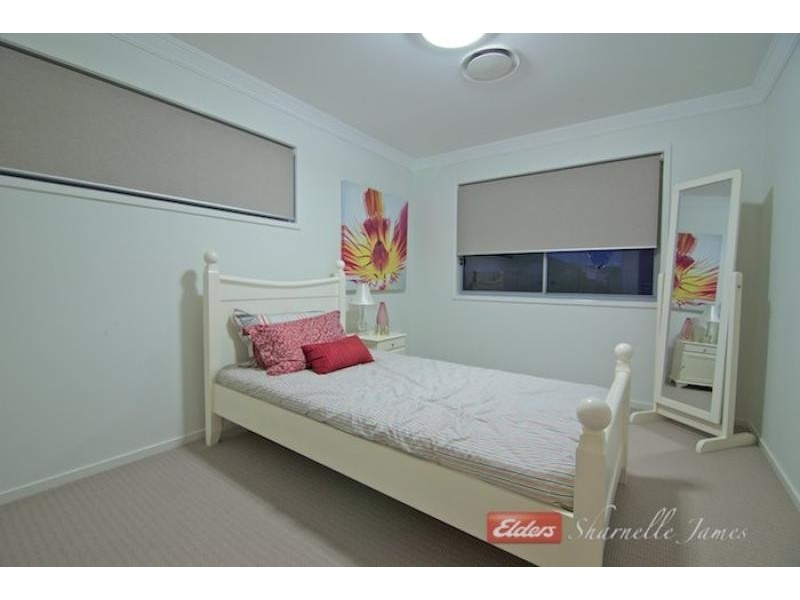 94 John Markwell pde, Daisy Hill QLD 4127