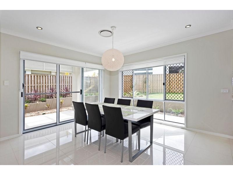 8 Cherry Court, Coomera QLD 4209