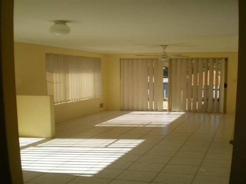 5 GARRIGAN PLACE, Clarkson WA 6030