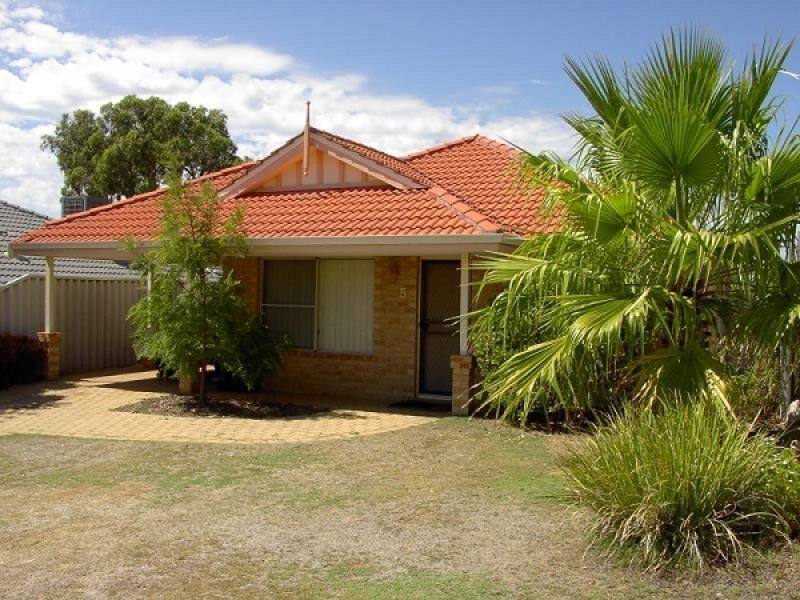 5 GARRIGAN PLACE, Clarkson WA 6030