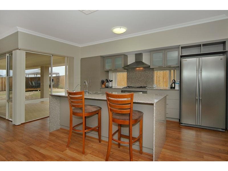 7 BRAMLEY TERRACE, The Vines WA 6069