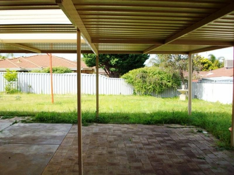 72 Highclere Blvd, Marangaroo WA 6064