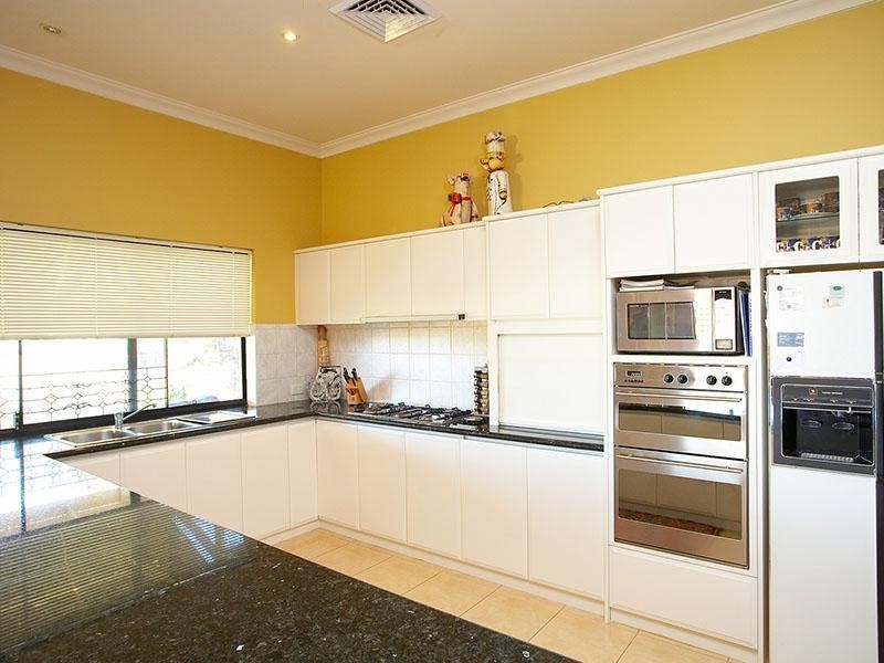 12 Sedgley Close, Landsdale WA 6065