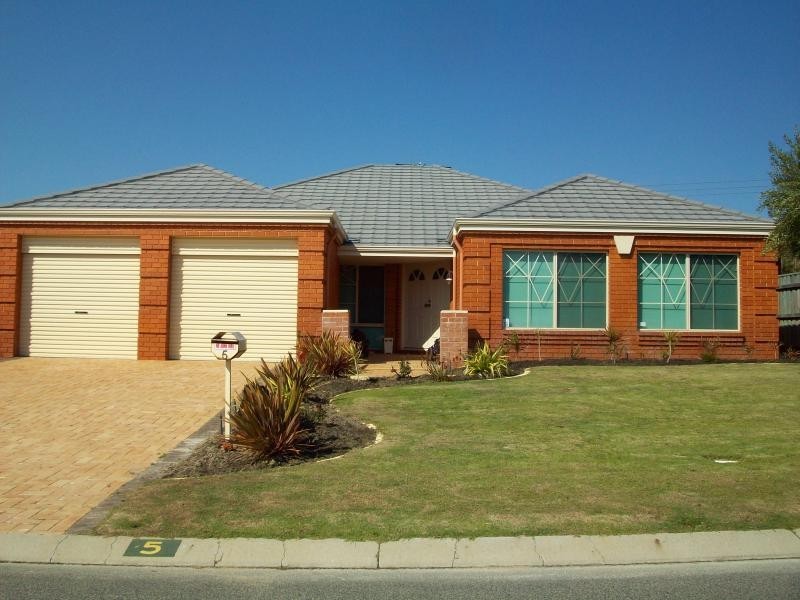 5 Bodrum Crescent, Mindarie WA 6030