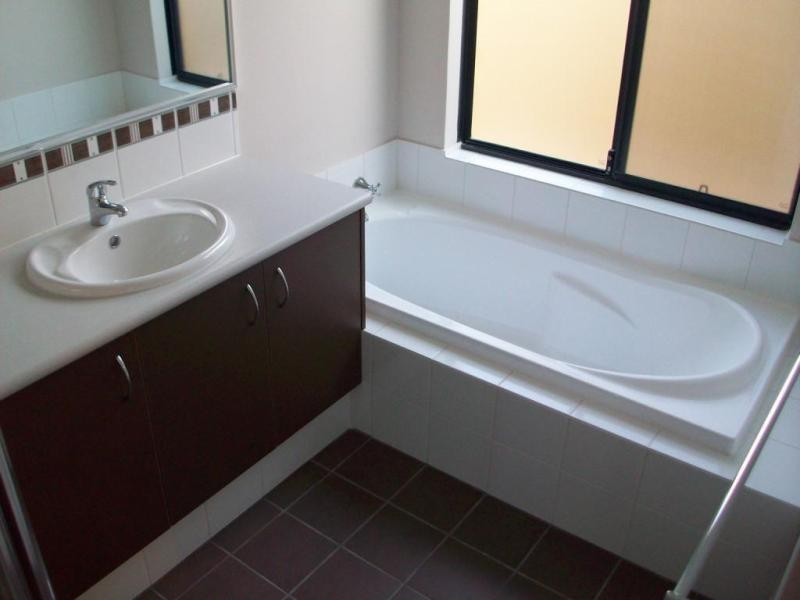 37 Van Gogh Rd, Tapping WA 6065
