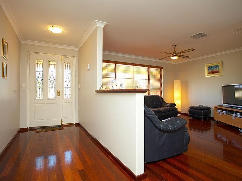 35 Rockdale Pass, Landsdale WA 6065