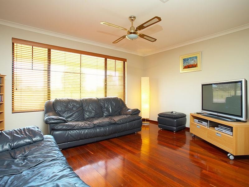 35 Rockdale Pass, Landsdale WA 6065