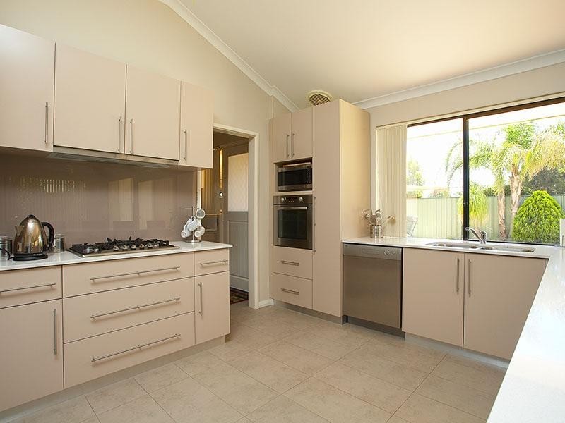 35 Rockdale Pass, Landsdale WA 6065