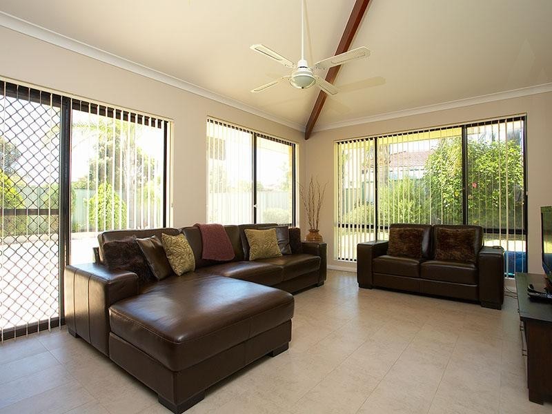 35 Rockdale Pass, Landsdale WA 6065