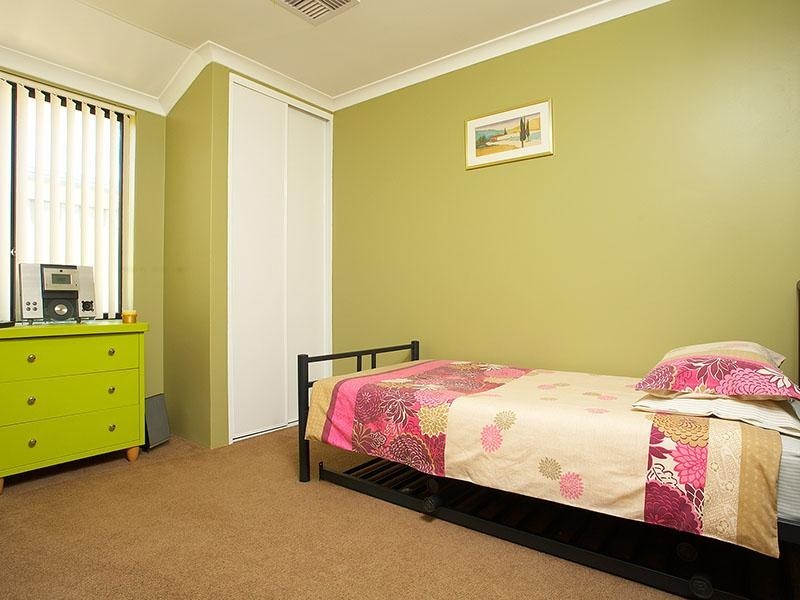 35 Rockdale Pass, Landsdale WA 6065