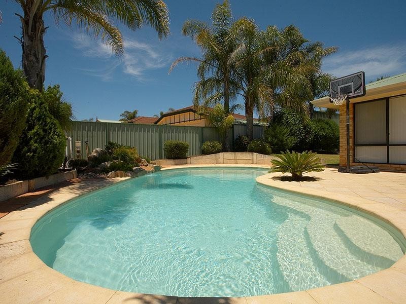 35 Rockdale Pass, Landsdale WA 6065