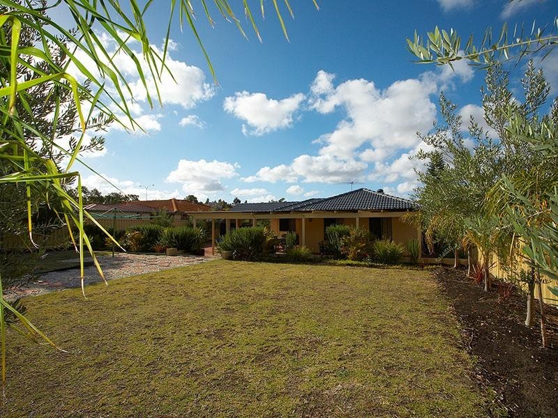 25 Flanders Place, Alexander Heights WA 6064