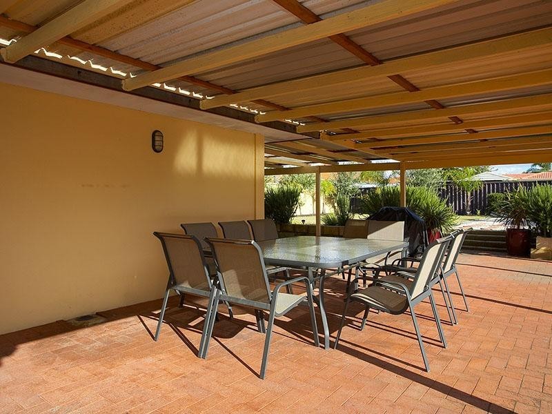 25 Flanders Place, Alexander Heights WA 6064