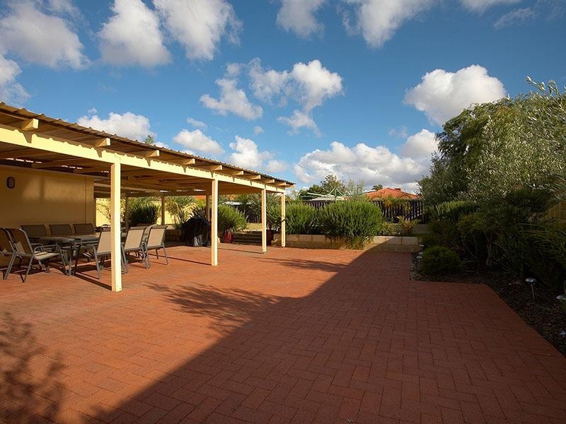 25 Flanders Place, Alexander Heights WA 6064