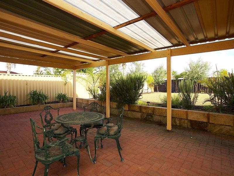 25 Flanders Place, Alexander Heights WA 6064