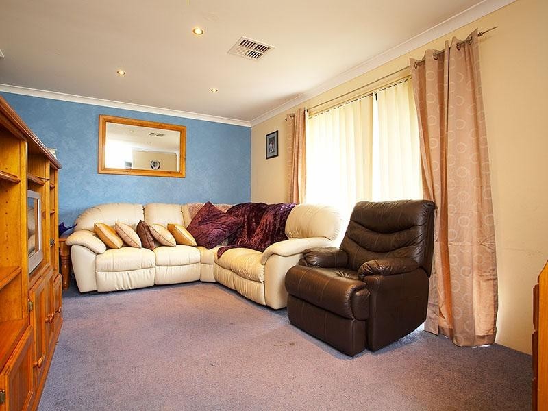 25 Flanders Place, Alexander Heights WA 6064