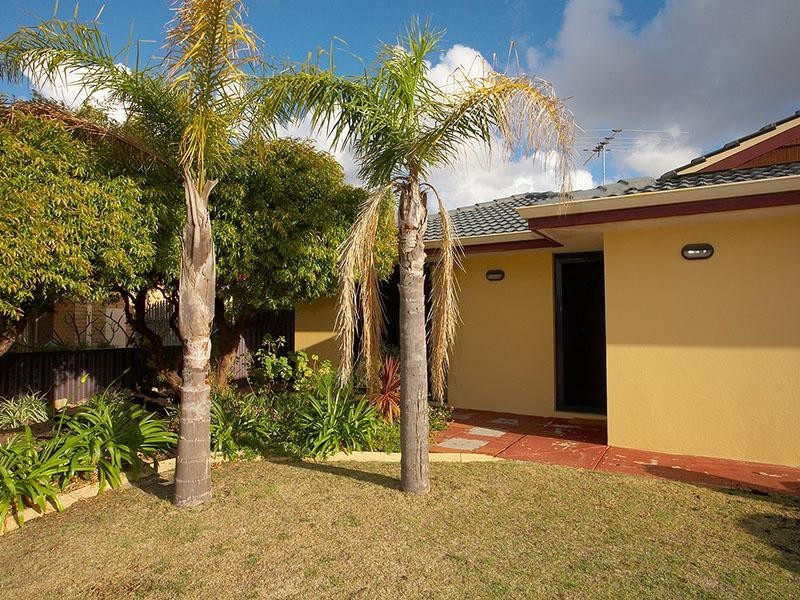 25 Flanders Place, Alexander Heights WA 6064