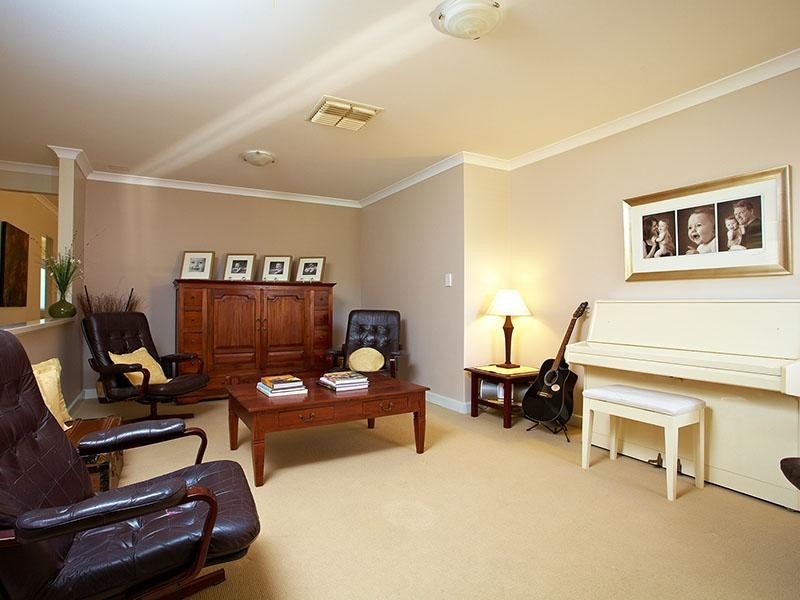 1 Jinkins Way, Madeley WA 6065