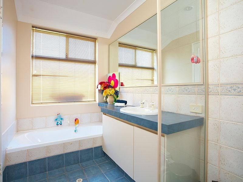 1 Jinkins Way, Madeley WA 6065