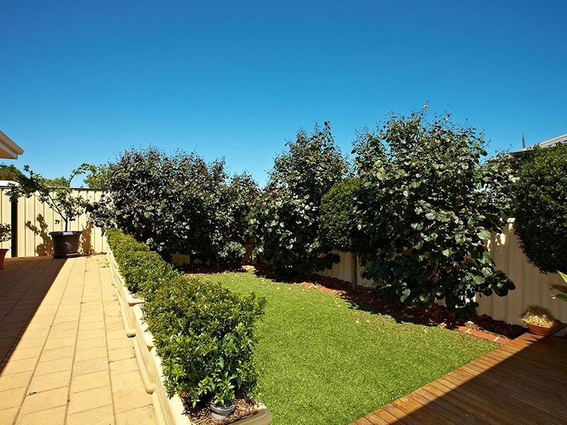 1 Jinkins Way, Madeley WA 6065