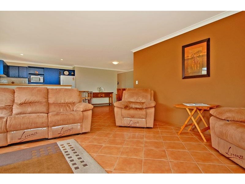 6 Stonewall Circuit, Landsdale WA 6065