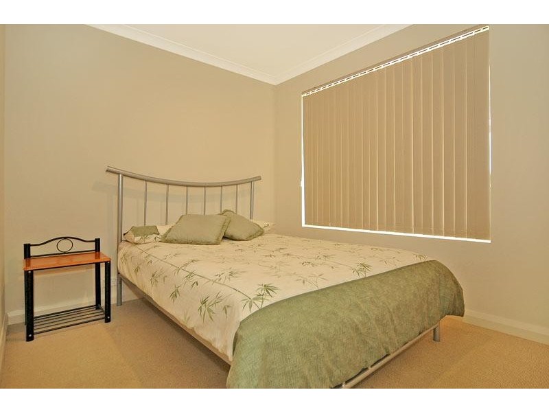 6 Stonewall Circuit, Landsdale WA 6065