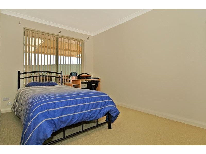 6 Stonewall Circuit, Landsdale WA 6065