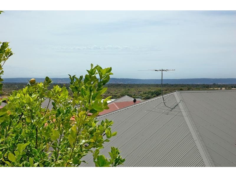 6 Stonewall Circuit, Landsdale WA 6065