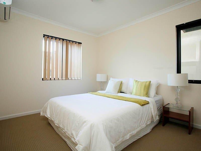 Apartment 6/5 Eastleigh Loop, Currambine WA 6028